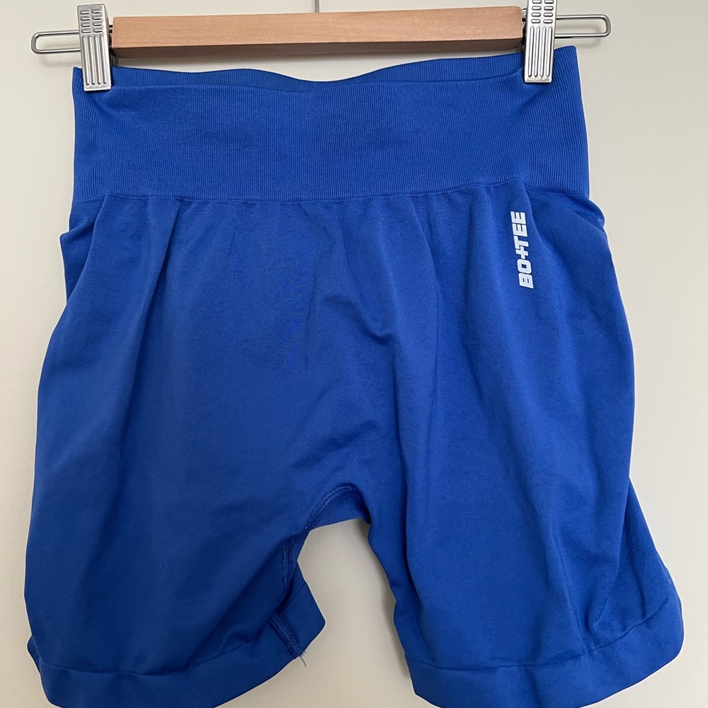 NWOT Bo + Tee Seamless Shorts L